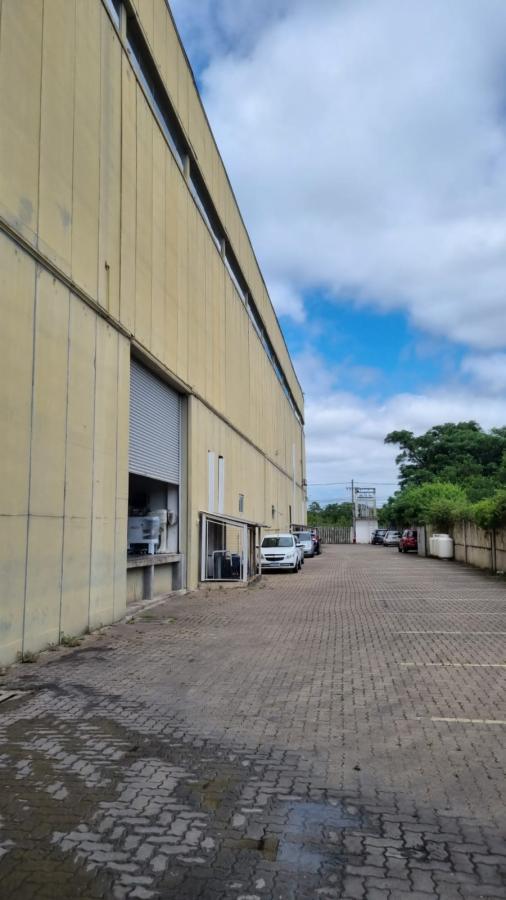 Depósito-Galpão-Armazém para alugar, 1650m² - Foto 23