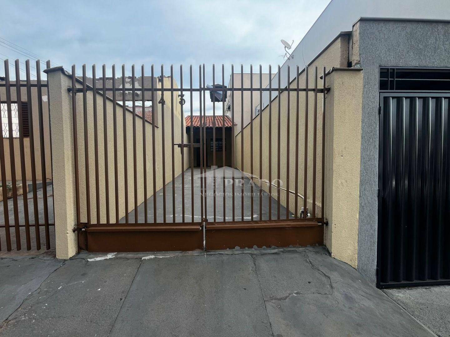 Casa para alugar com 2 quartos, 78m² - Foto 1
