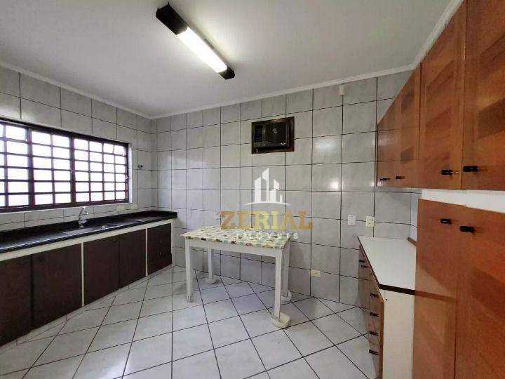 Sobrado para alugar com 3 quartos, 186m² - Foto 17