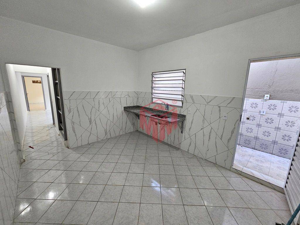 Casa para alugar com 1 quarto, 50m² - Foto 12