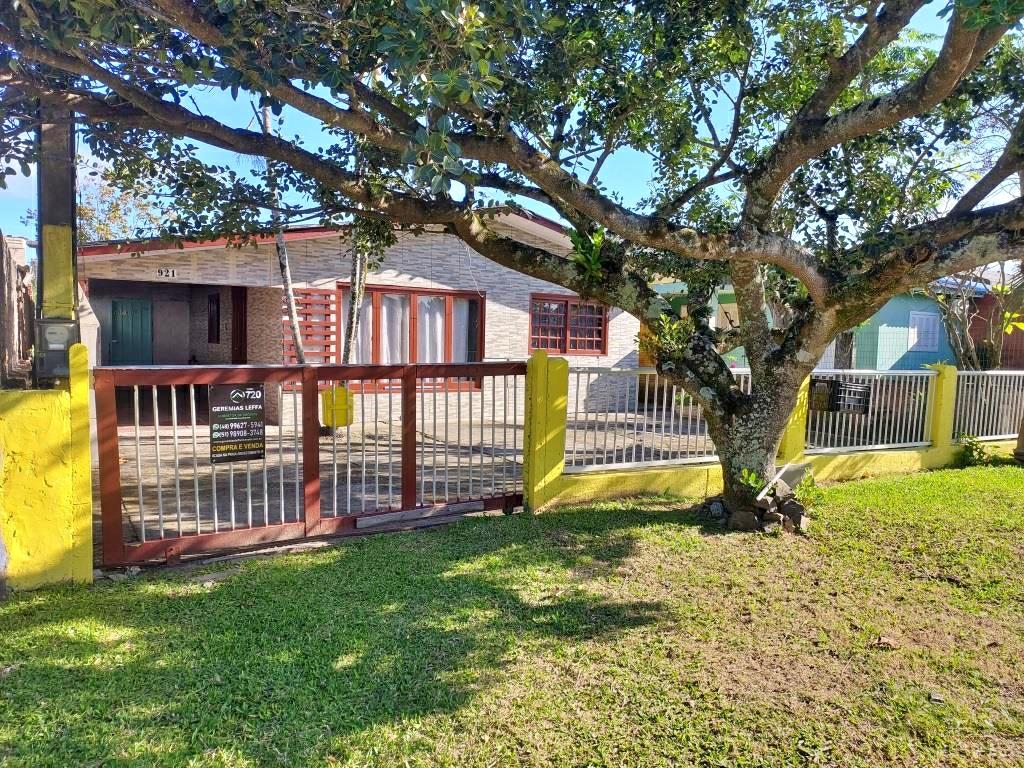 Casa à venda com 3 quartos, 95m² - Foto 1