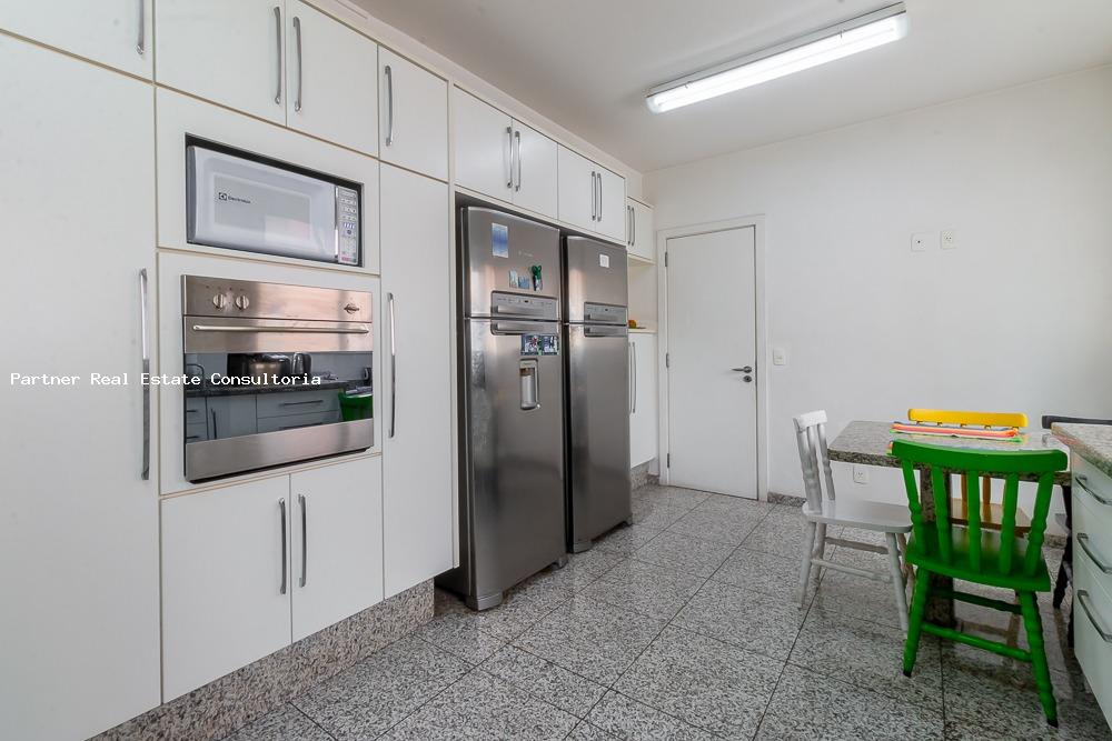 Apartamento à venda com 3 quartos, 240m² - Foto 18