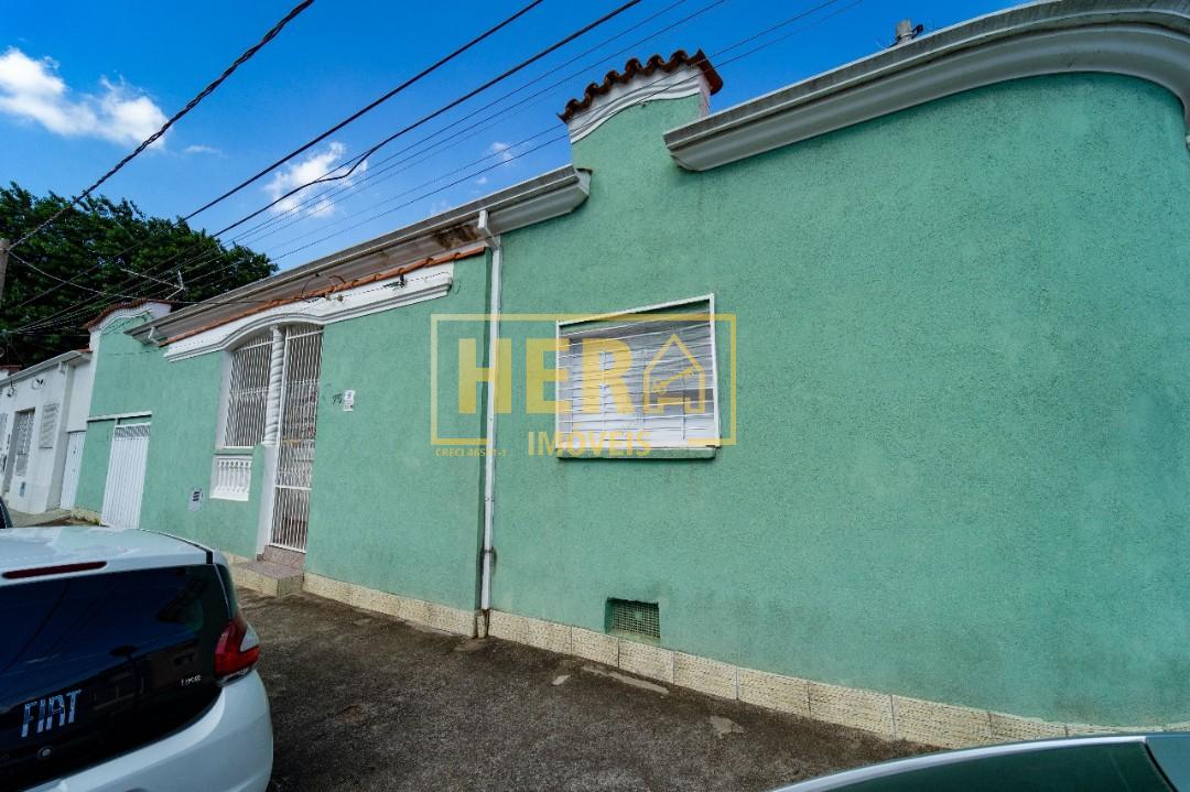 Casa à venda com 2 quartos, 109m² - Foto 1