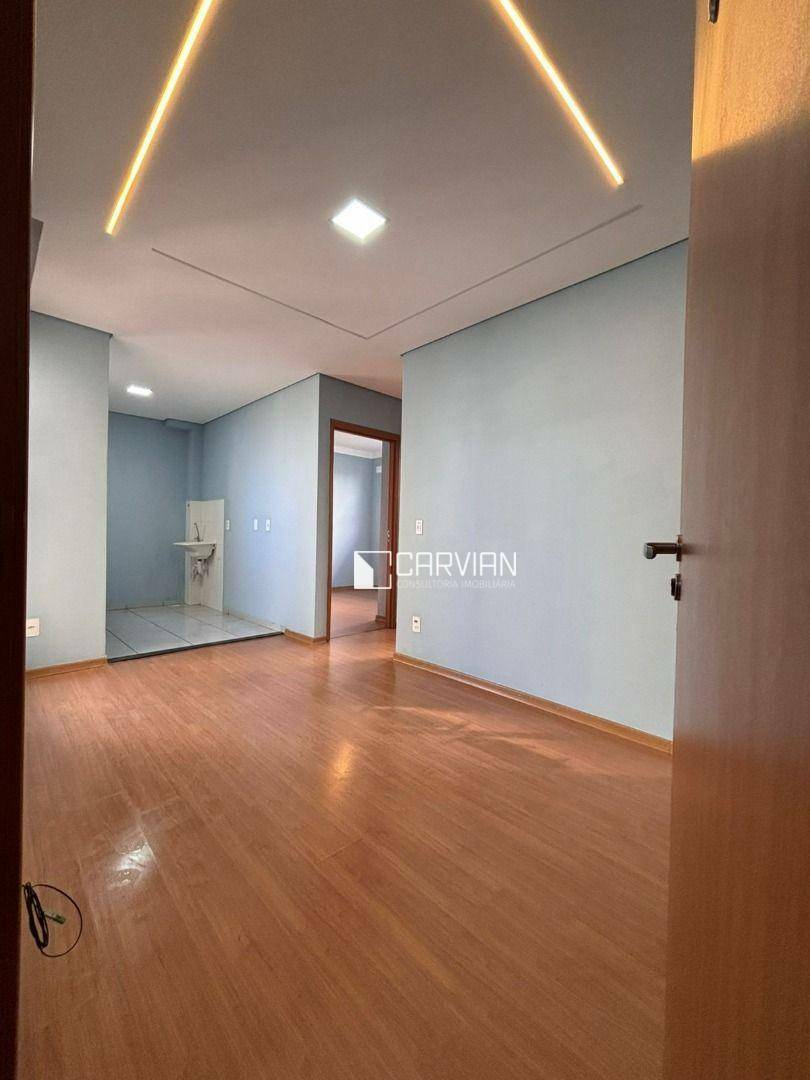 Apartamento à venda com 2 quartos, 42m² - Foto 1