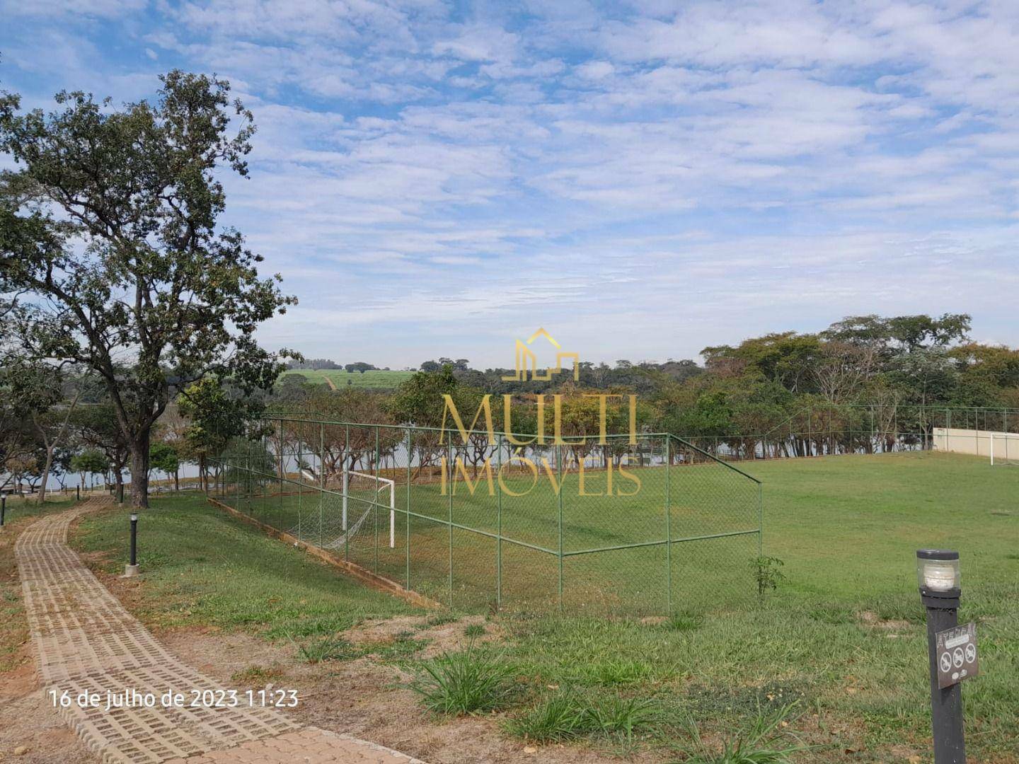 Chácara à venda com 3 quartos, 242m² - Foto 16