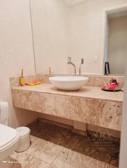Apartamento para alugar com 3 quartos, 156m² - Foto 4