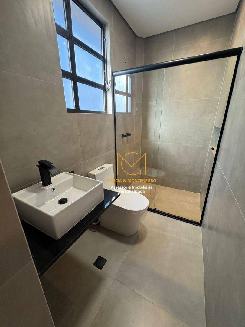 Apartamento para alugar com 3 quartos, 107m² - Foto 1
