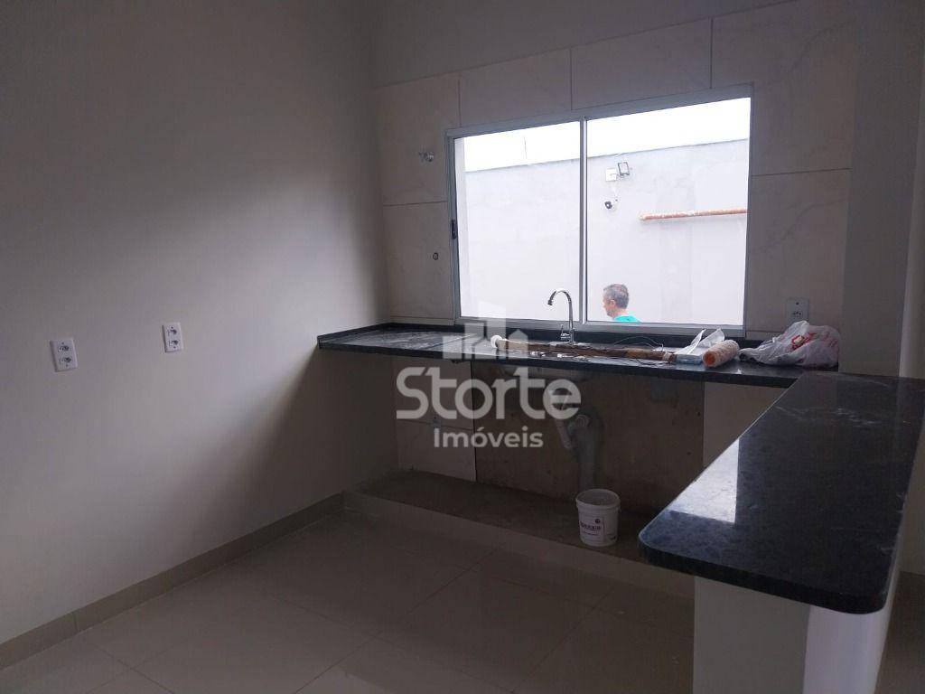 Casa para alugar com 2 quartos, 140m² - Foto 4