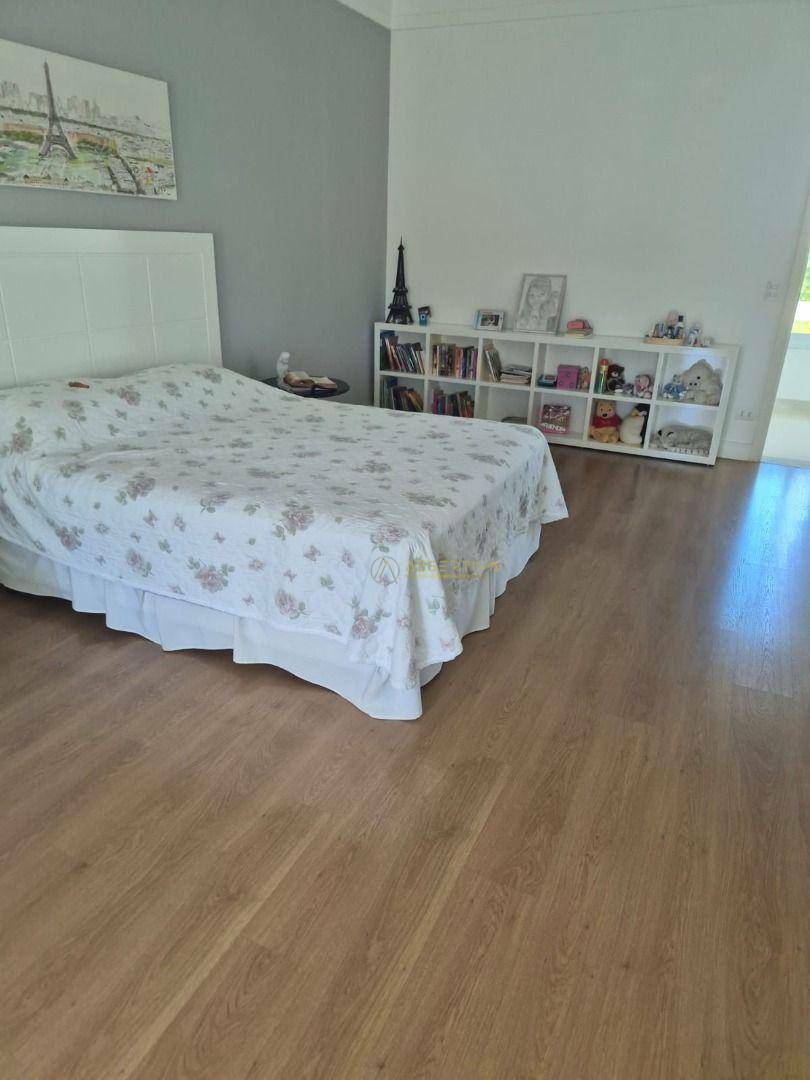 Casa de Condomínio à venda com 4 quartos, 580m² - Foto 12