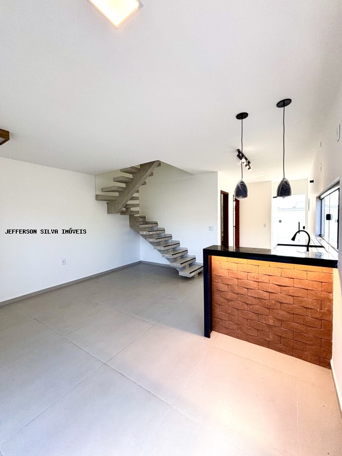 Casa à venda com 3 quartos, 82m² - Foto 3
