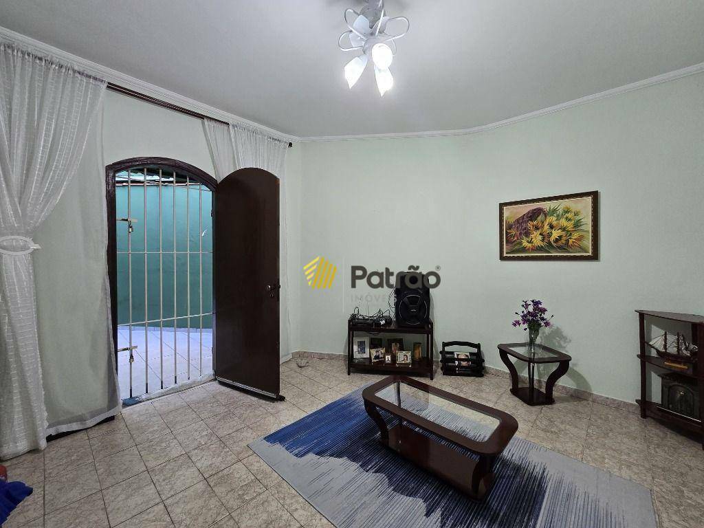 Sobrado à venda com 3 quartos, 200m² - Foto 1