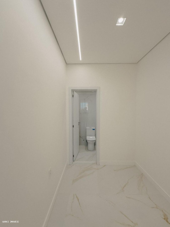Casa à venda com 4 quartos, 275m² - Foto 26