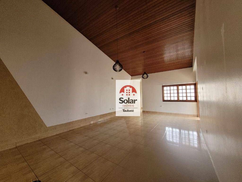 Casa à venda com 6 quartos, 240m² - Foto 4