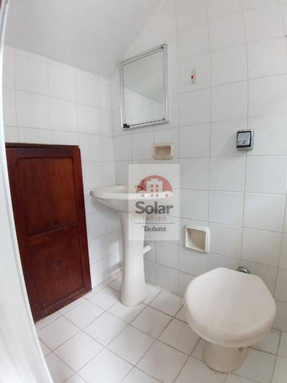 Casa para alugar com 4 quartos, 221m² - Foto 17