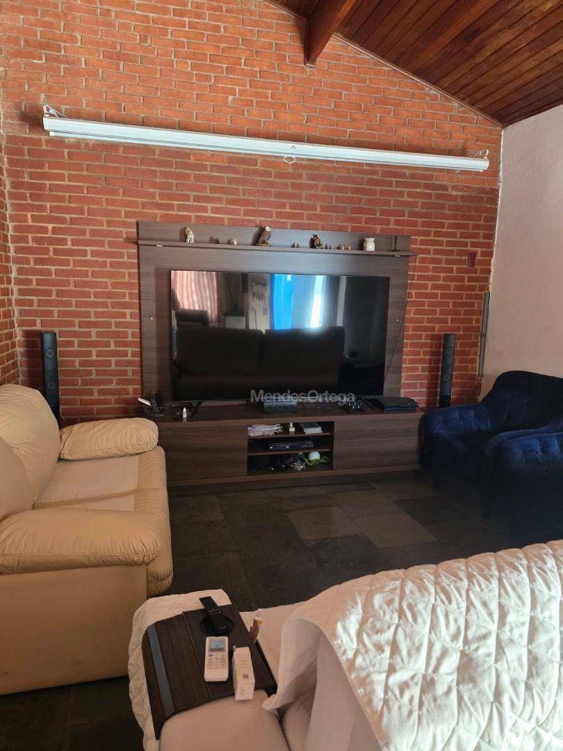 Casa à venda com 2 quartos, 140m² - Foto 5