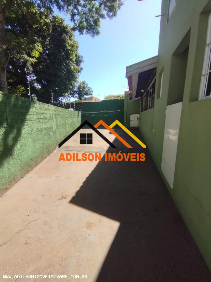 Casa à venda com 3 quartos, 153m² - Foto 1
