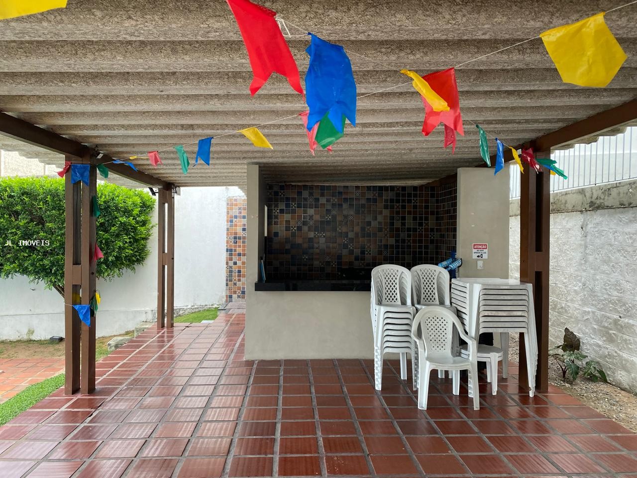 Apartamento à venda com 3 quartos, 107m² - Foto 4