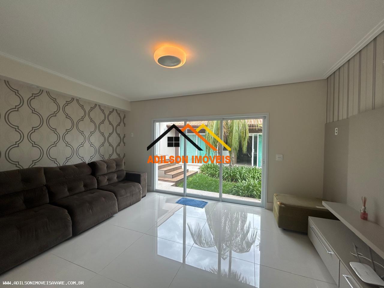 Casa à venda com 3 quartos, 211m² - Foto 5