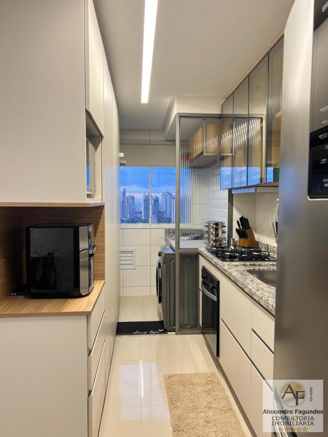 Apartamento à venda com 2 quartos, 64m² - Foto 11