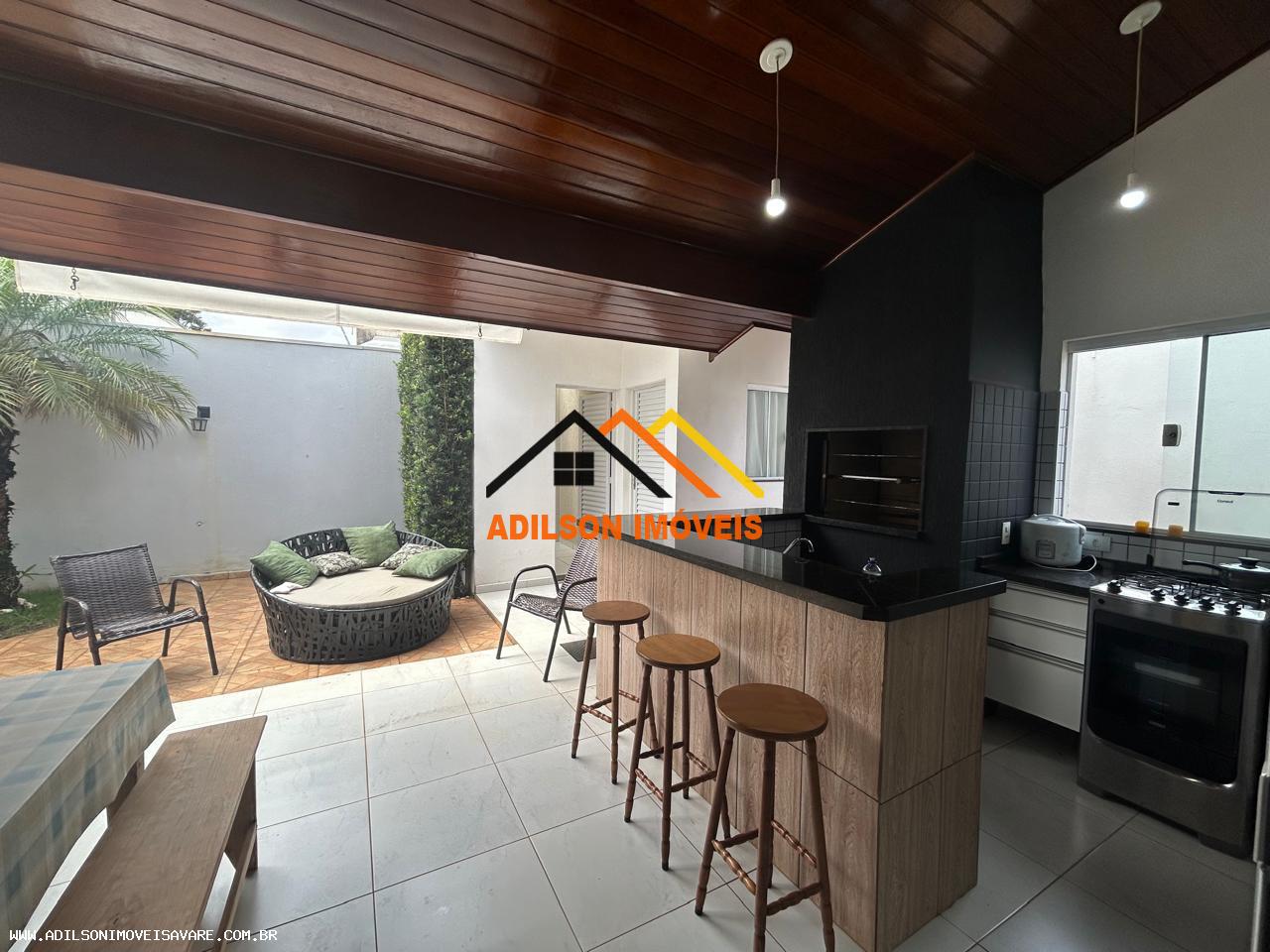 Casa à venda com 4 quartos, 216m² - Foto 17