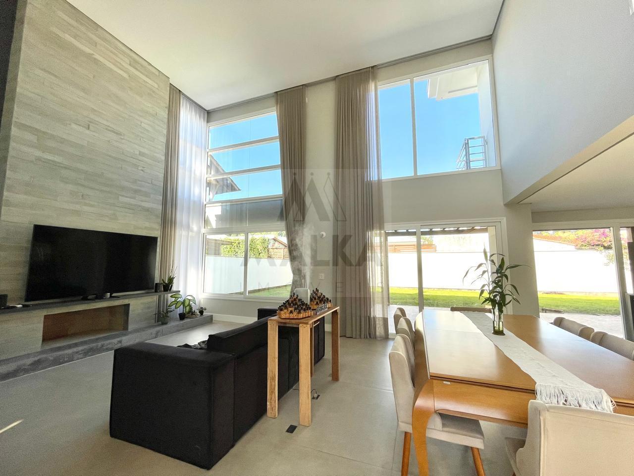 Casa de Condomínio à venda com 4 quartos, 378m² - Foto 1