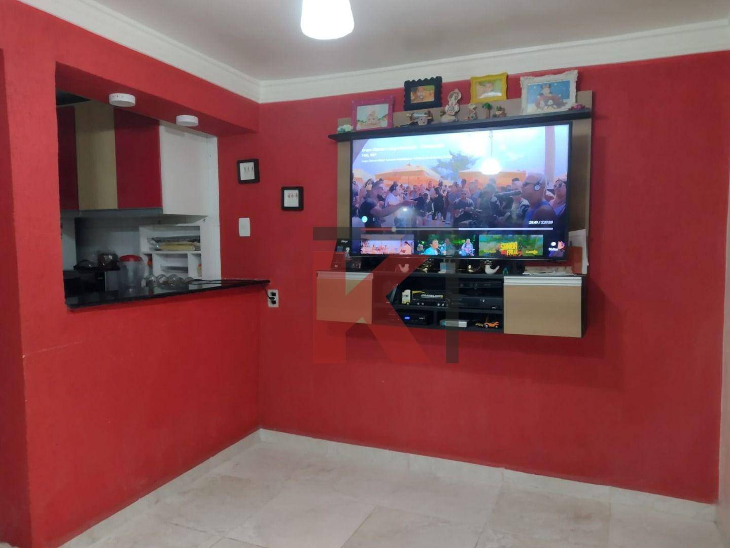 Casa à venda com 2 quartos, 100m² - Foto 1