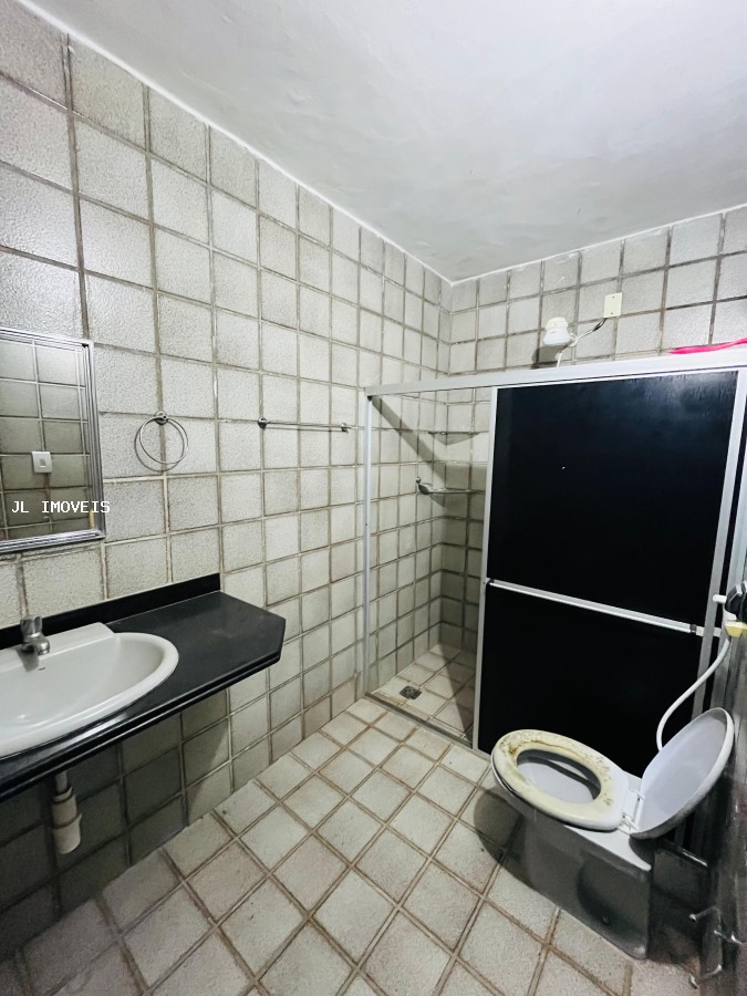 Casa à venda com 9 quartos, 180m² - Foto 3