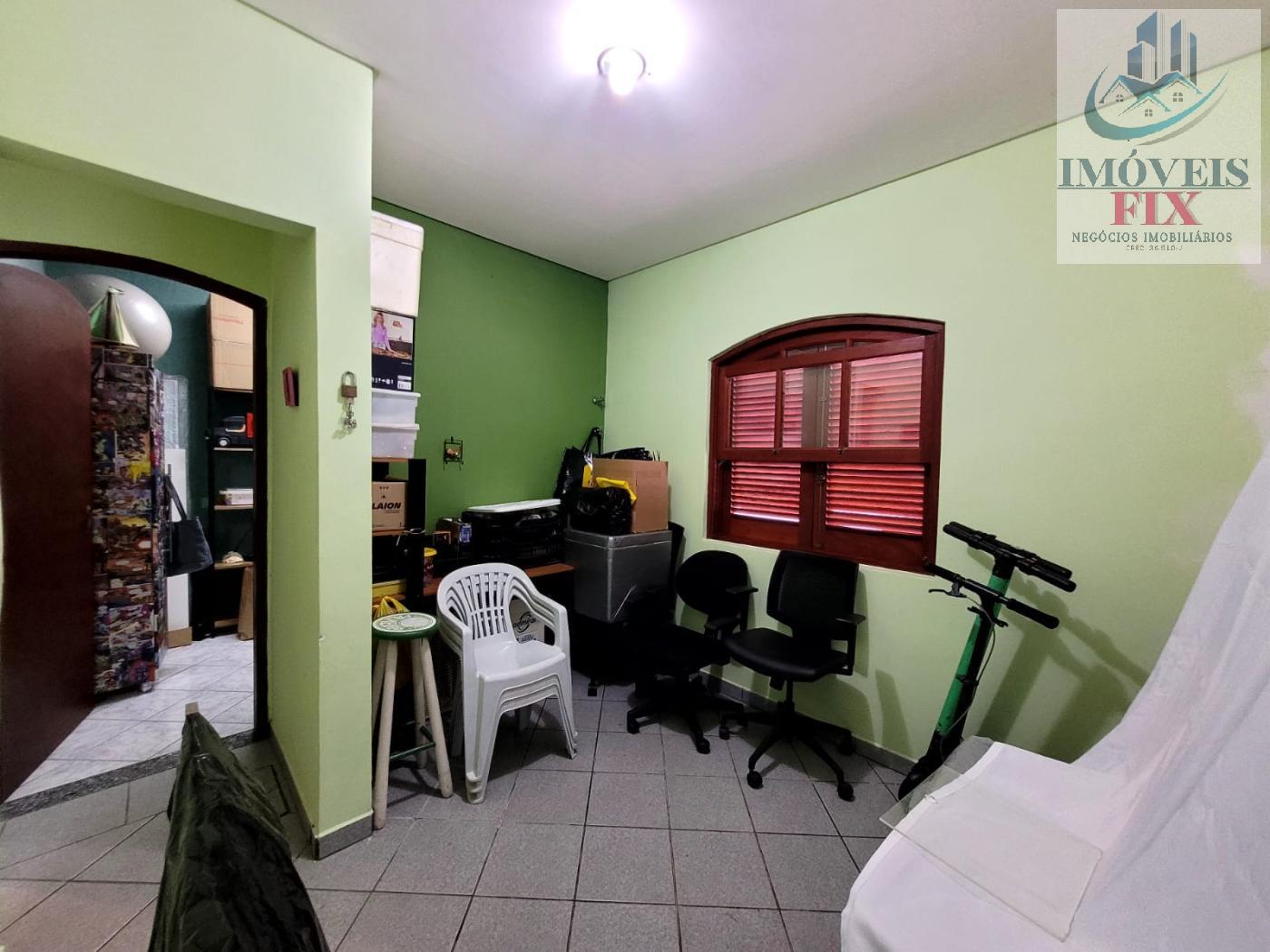 Casa à venda com 5 quartos, 198m² - Foto 27