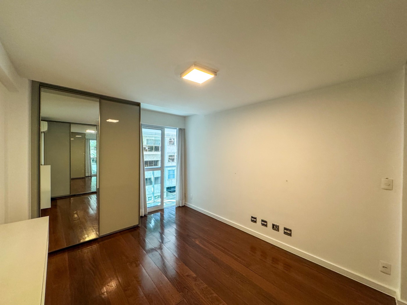 Apartamento à venda com 3 quartos, 199m² - Foto 37