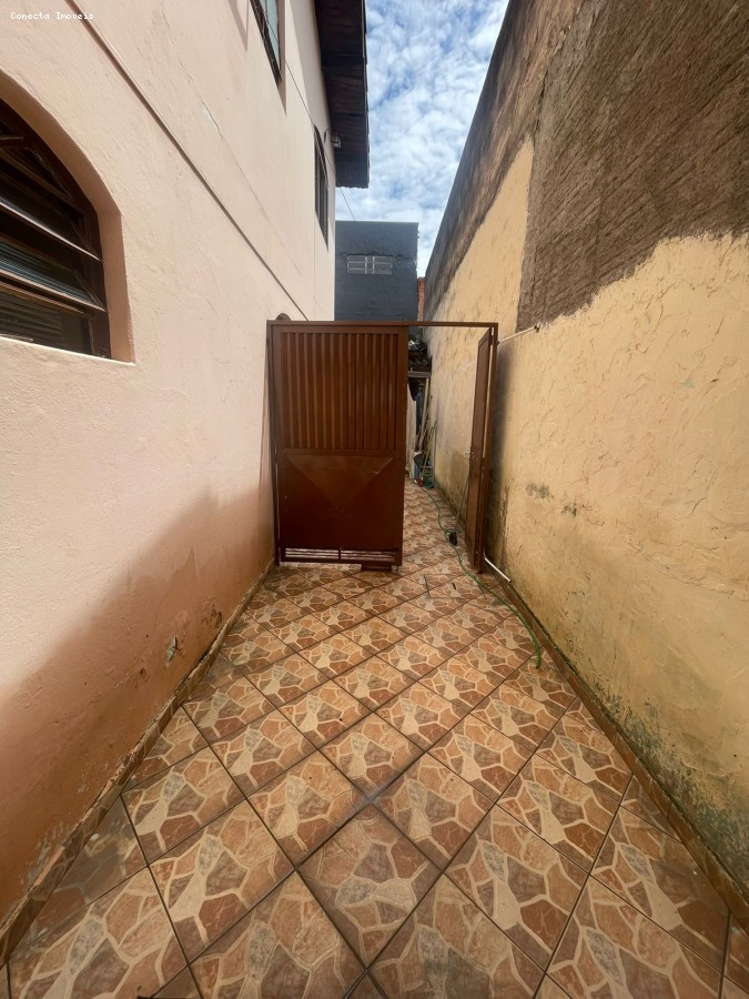 Casa à venda com 3 quartos, 150m² - Foto 2