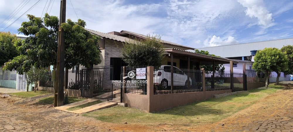 Casa à venda com 2 quartos, 110m² - Foto 1