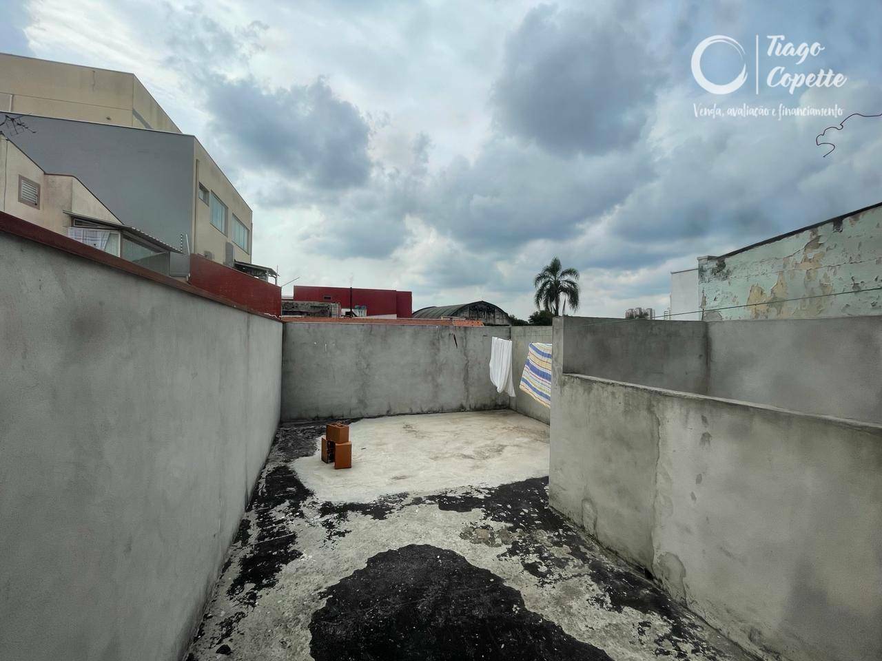 Casa à venda com 3 quartos, 141m² - Foto 2