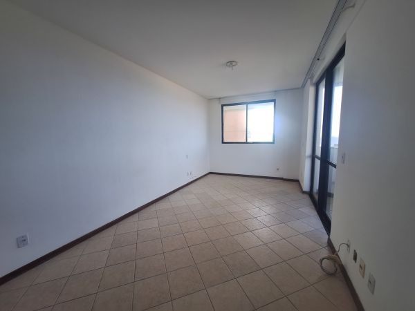 Apartamento para alugar com 2 quartos, 98m² - Foto 13