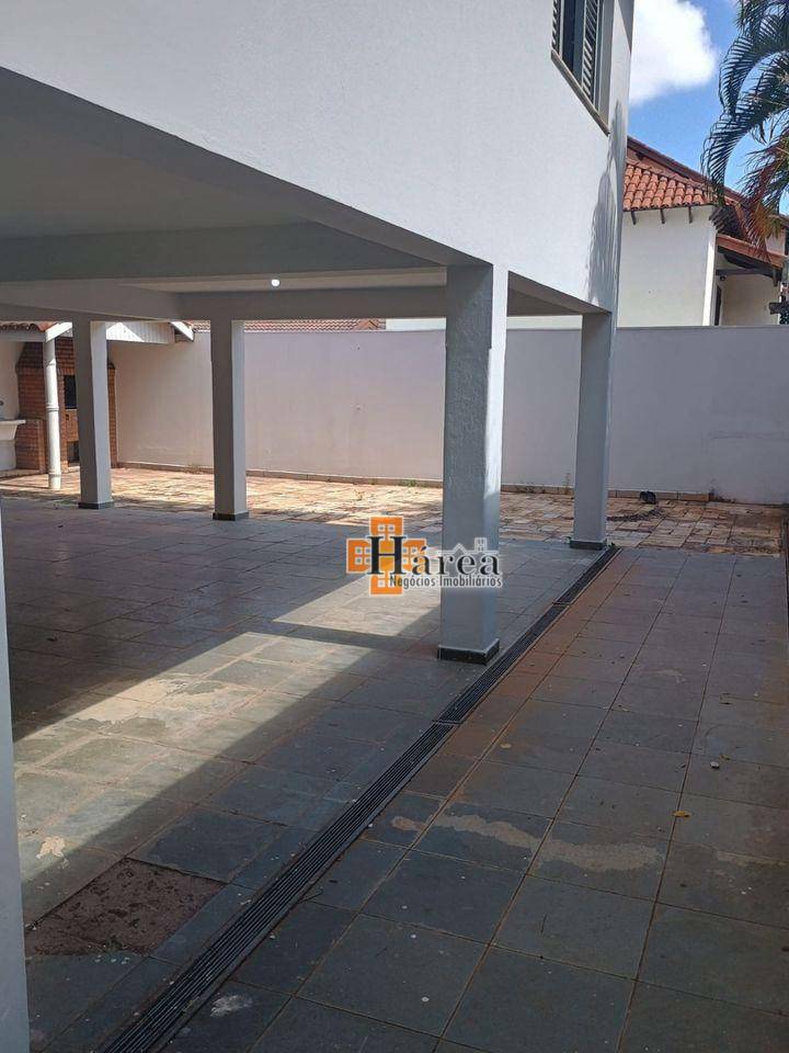 Casa para alugar com 3 quartos, 325m² - Foto 46