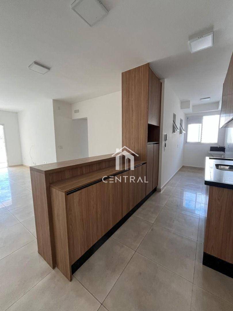 Apartamento para alugar com 3 quartos, 83m² - Foto 6
