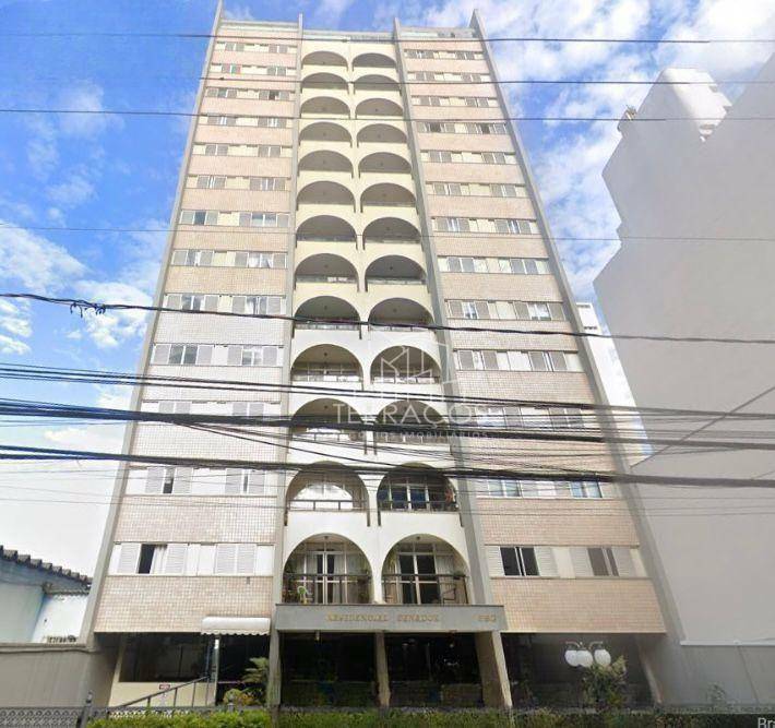 Apartamento para alugar com 3 quartos, 165m² - Foto 2