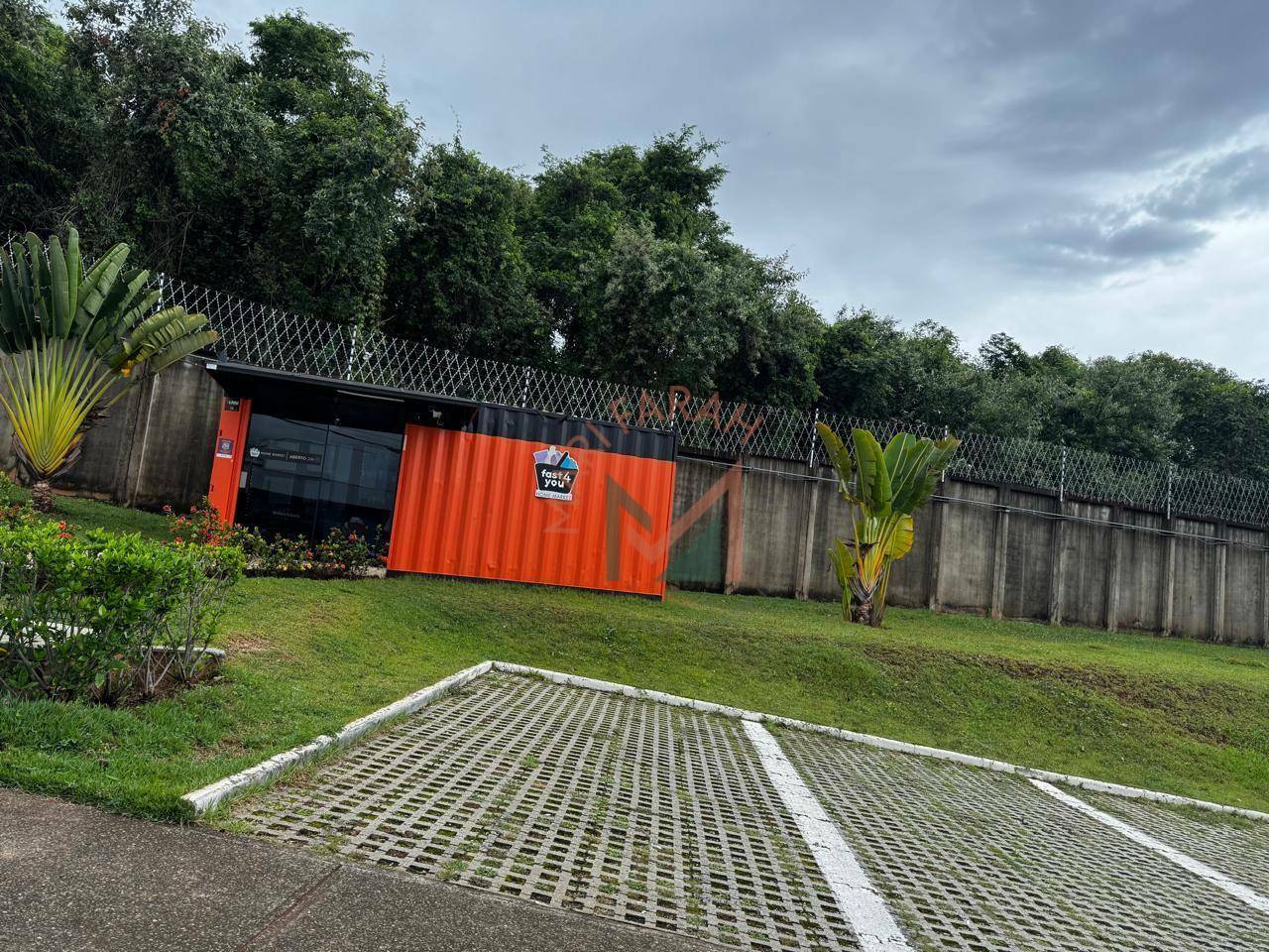 Casa de Condomínio à venda com 3 quartos, 253m² - Foto 2