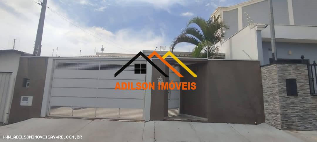 Casa à venda com 3 quartos, 250m² - Foto 1