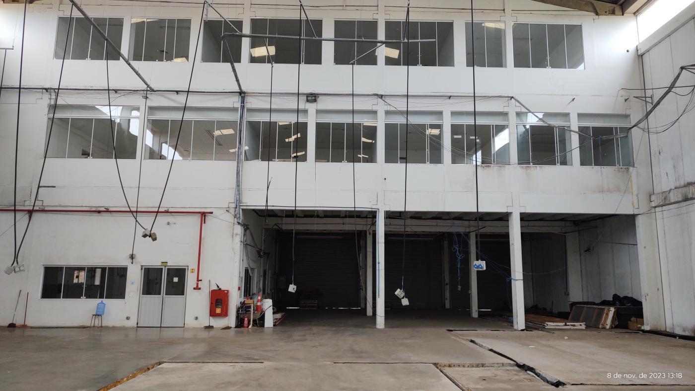 Depósito-Galpão-Armazém para alugar, 1650m² - Foto 8