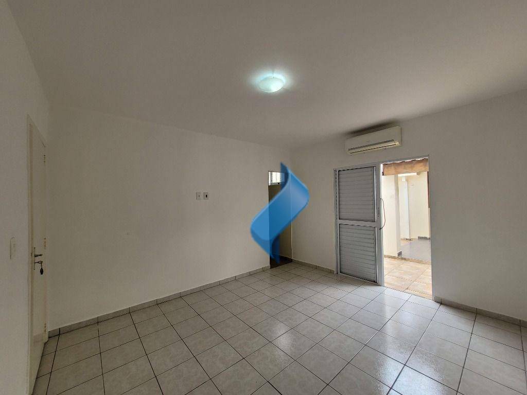 Casa para alugar com 2 quartos, 110m² - Foto 3
