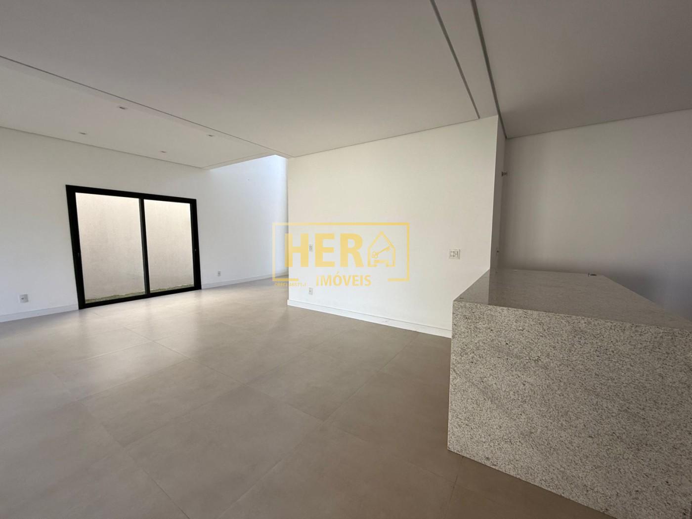 Casa de Condomínio à venda com 4 quartos, 235m² - Foto 2