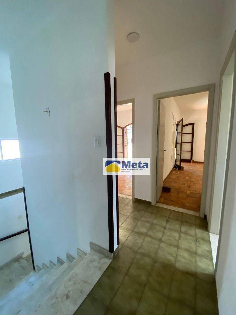Casa à venda e aluguel com 3 quartos, 253m² - Foto 11