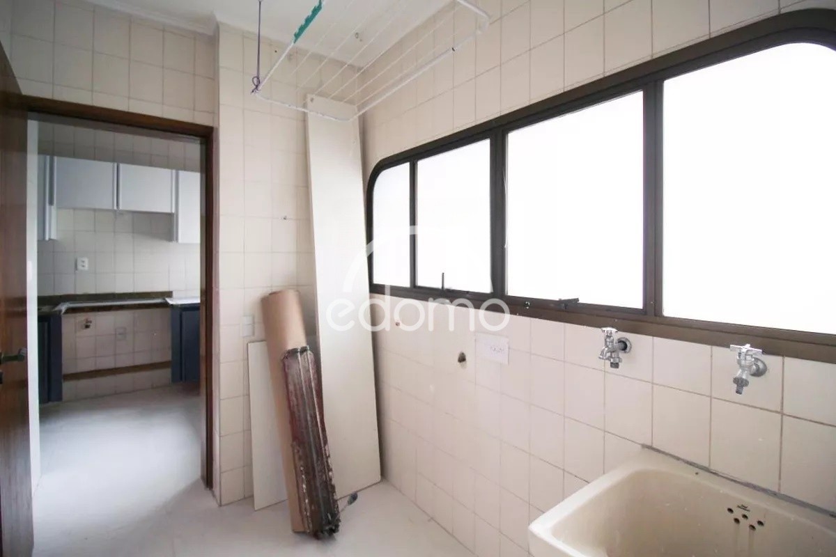 Apartamento para alugar com 4 quartos, 368m² - Foto 9