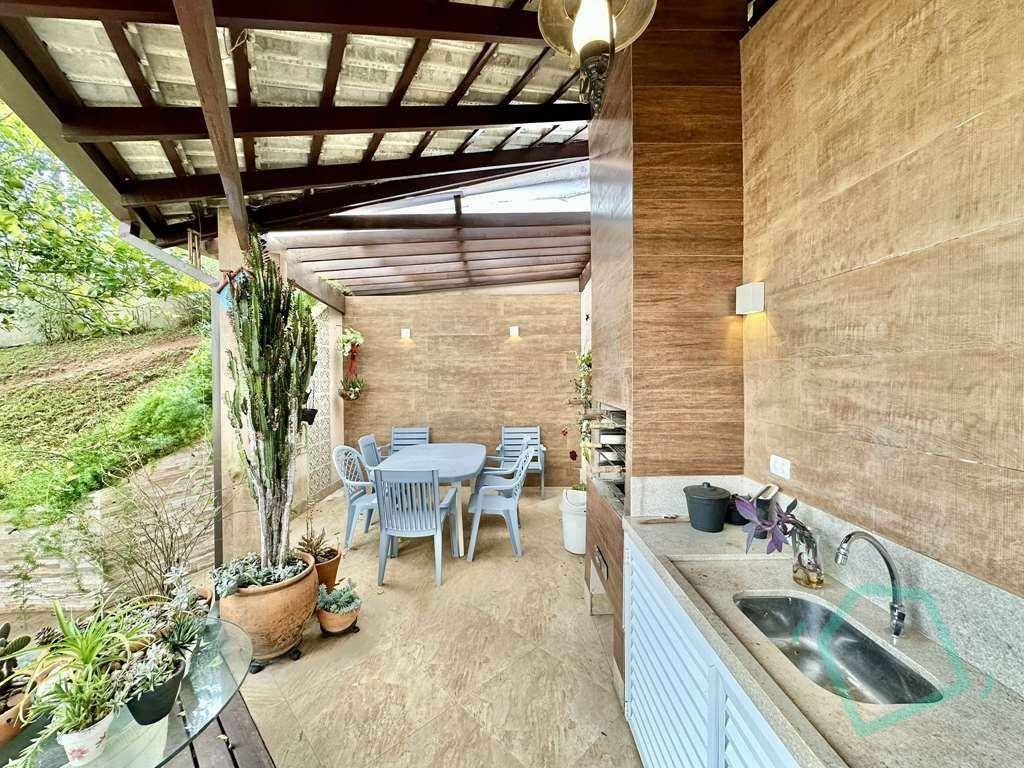 Casa de Condomínio à venda com 3 quartos, 330m² - Foto 34