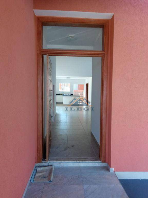 Casa de Condomínio à venda e aluguel com 3 quartos, 250m² - Foto 2