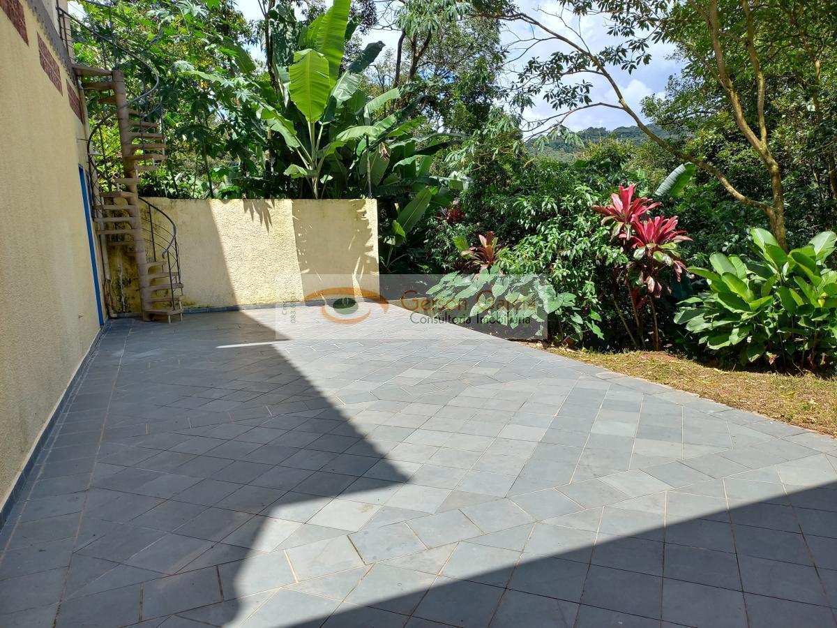 Casa de Condomínio para alugar com 3 quartos, 250m² - Foto 8