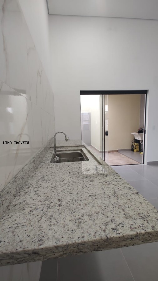 Casa à venda com 2 quartos, 70m² - Foto 8