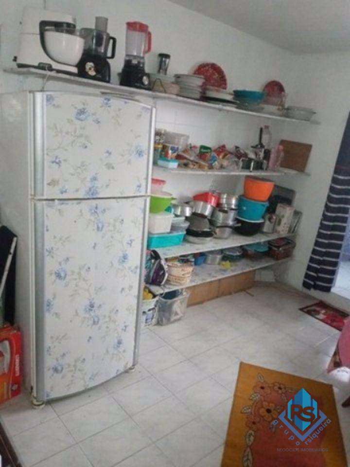 Casa à venda e aluguel com 6 quartos, 210m² - Foto 5