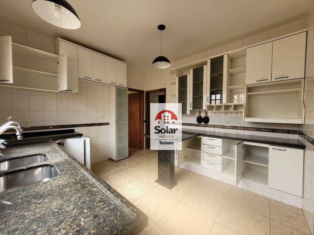 Casa à venda com 6 quartos, 240m² - Foto 8