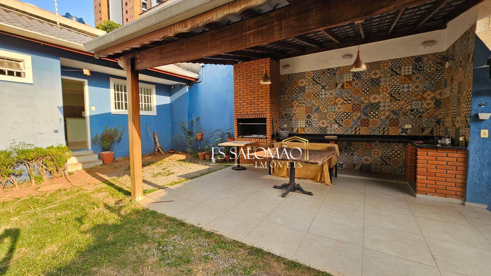 Casa para alugar com 3 quartos, 240m² - Foto 2